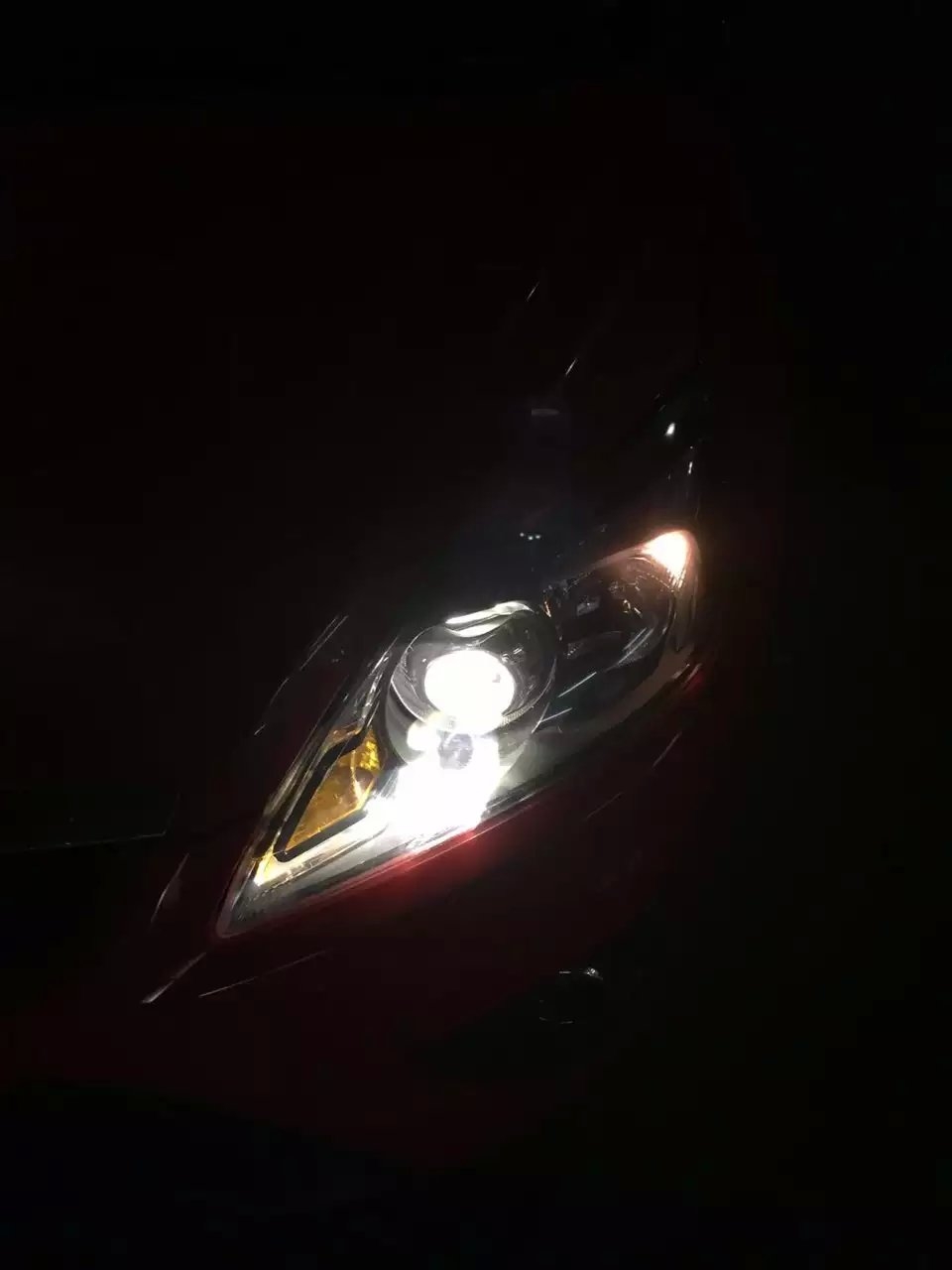 經(jīng)典?？怂管嚐羯塹5雙光透鏡   深圳光速車改改燈