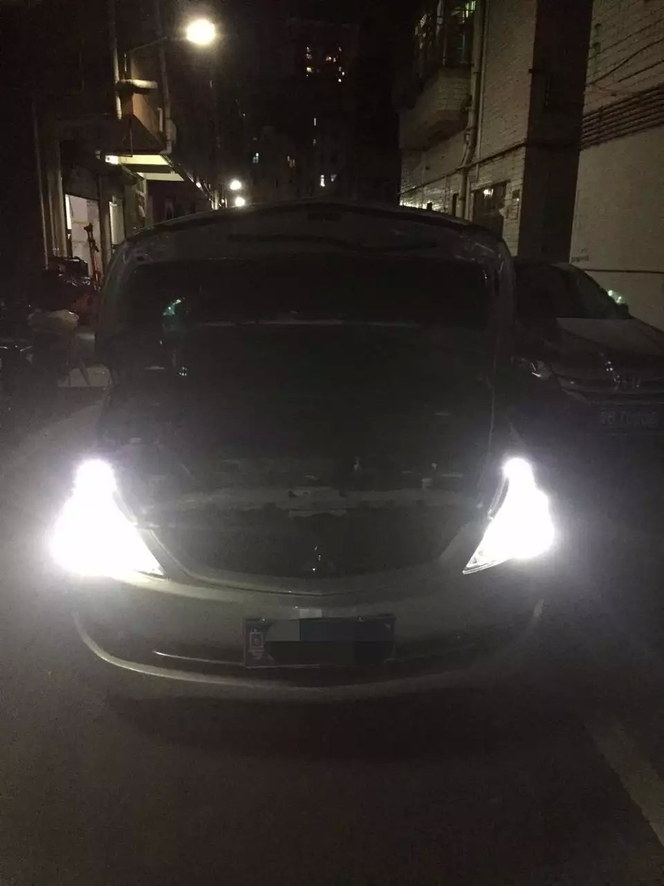 三菱燈光升級q5雙光透鏡    深圳光速車改改燈