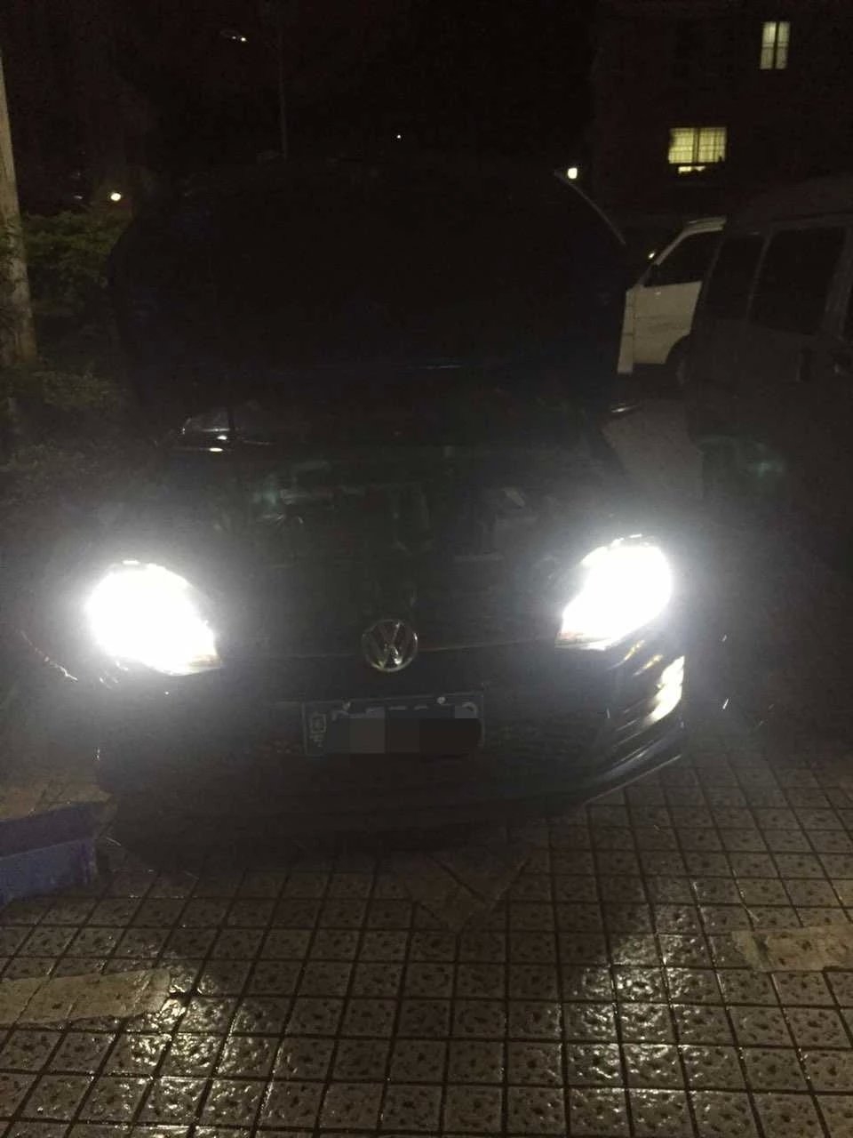 新高爾夫7大燈改裝德國海拉5雙光透鏡    深圳光速車改改燈