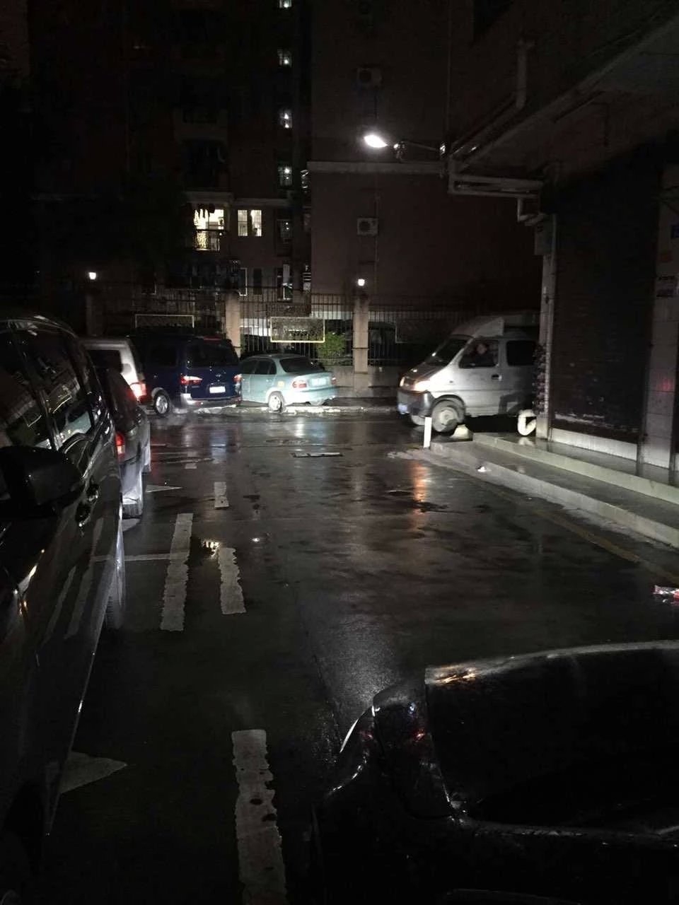 新高爾夫7大燈改裝德國海拉5雙光透鏡    深圳光速車改改燈