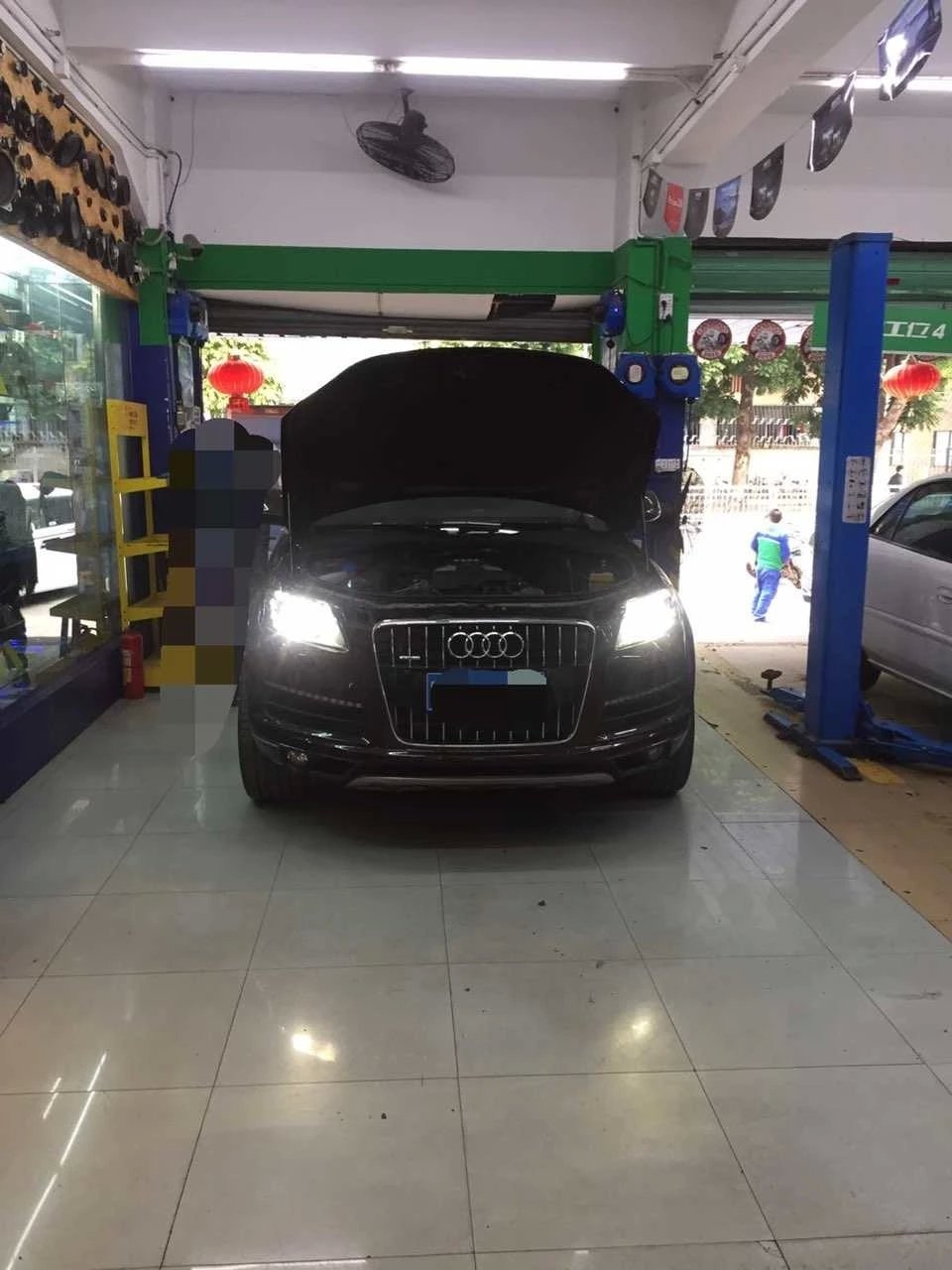 奧迪q7大燈升級q5雙光透鏡     深圳光速車改改燈
