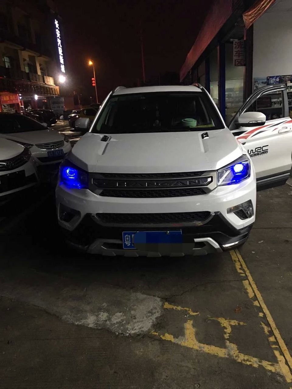 長安燈光升級(jí)q5雙光透鏡    深圳光速車改改燈