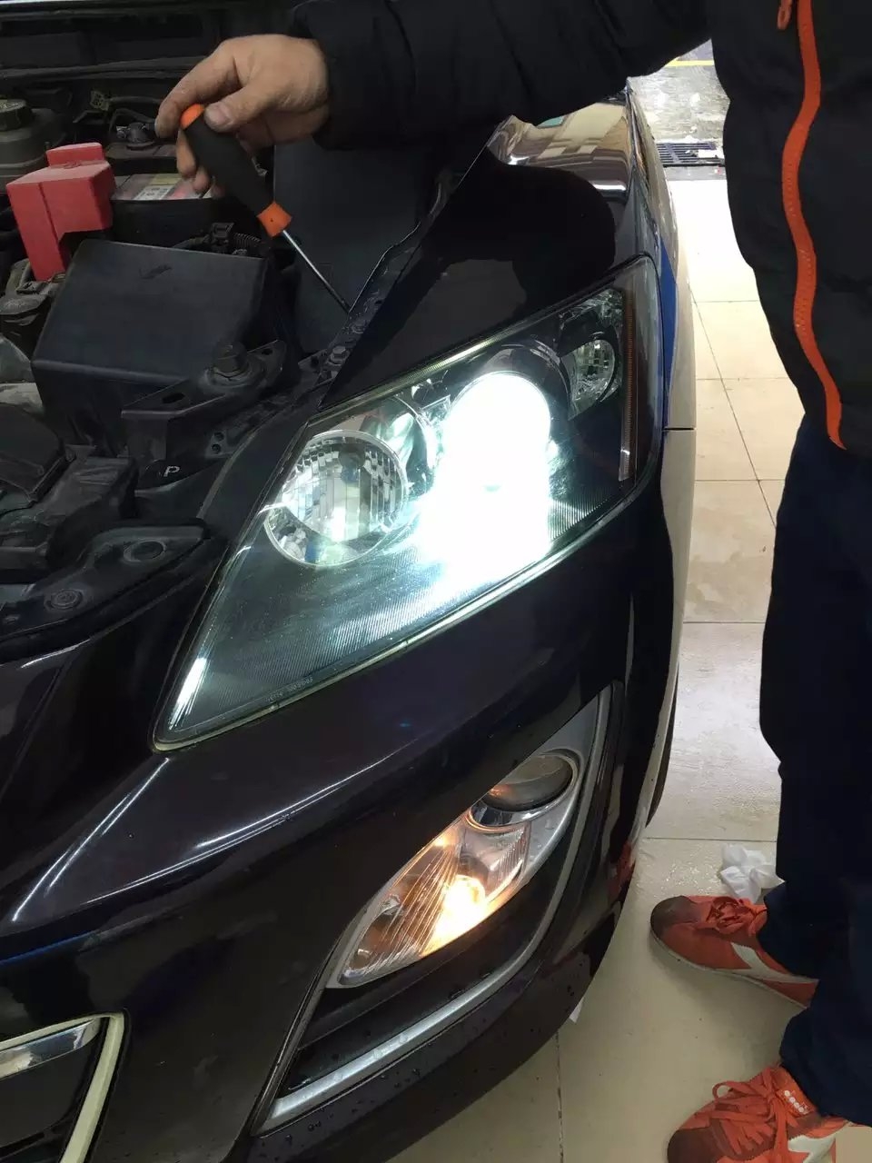 馬自達cx7燈光升級q5透鏡    深圳光速車改改燈