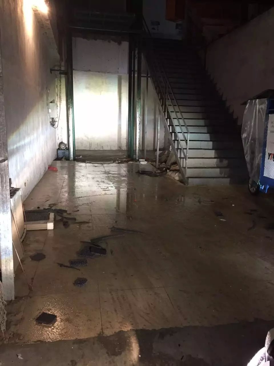 名圖車燈升級(jí)海拉3雙光透鏡     深圳光速車改改燈