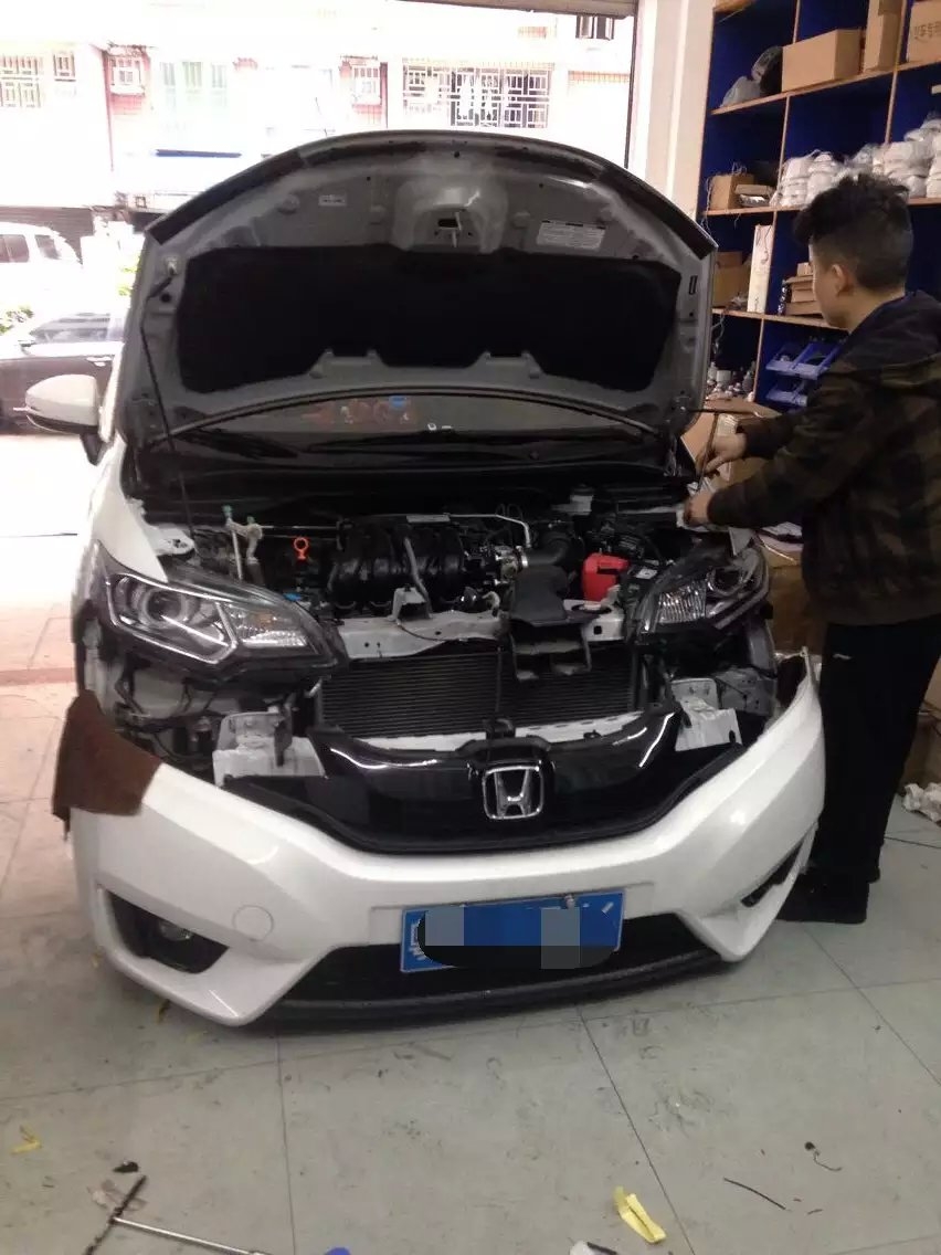新飛度汽車大燈加裝q5雙光透鏡    深圳光速車改改燈