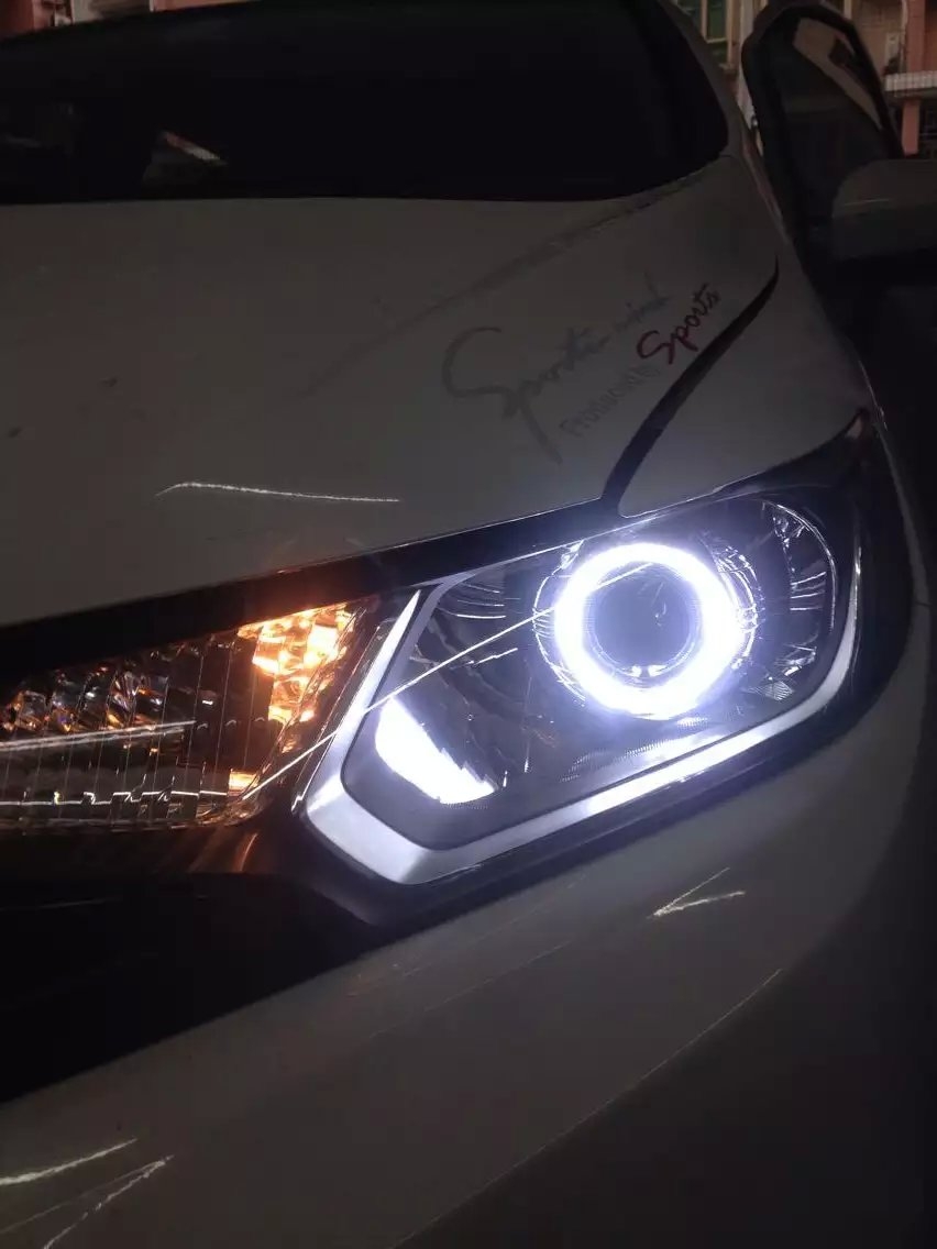 新飛度汽車大燈加裝q5雙光透鏡    深圳光速車改改燈