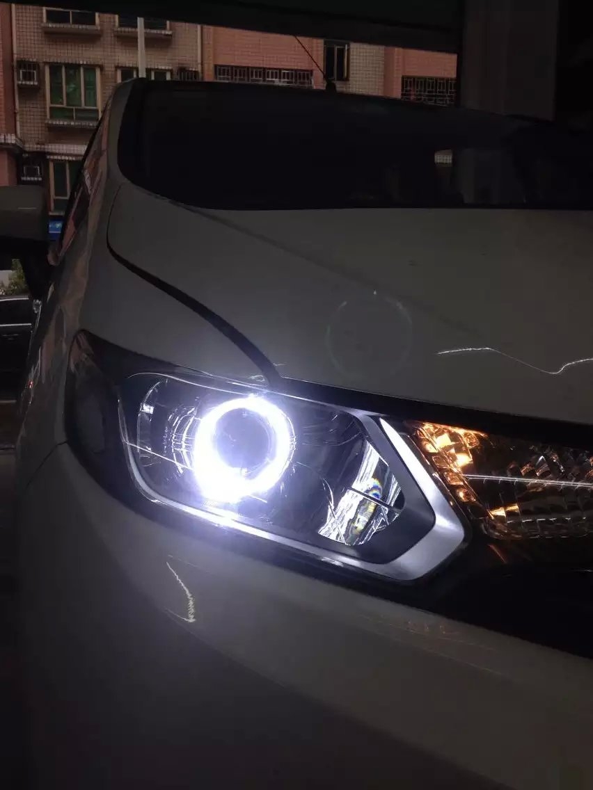 新飛度汽車大燈加裝q5雙光透鏡    深圳光速車改改燈
