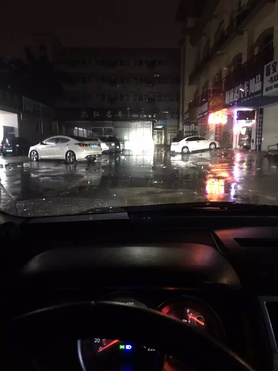 騏達大燈加裝Q5雙光透鏡    深圳光速車改改燈