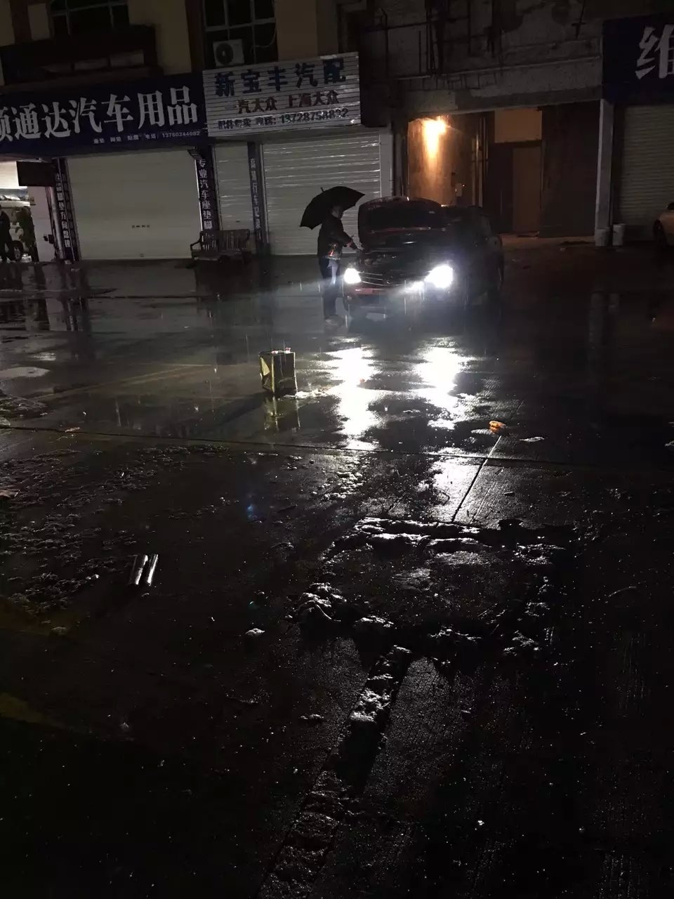 騏達大燈加裝Q5雙光透鏡    深圳光速車改改燈