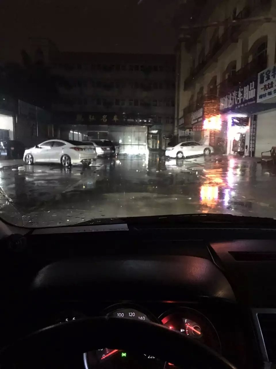 騏達大燈加裝Q5雙光透鏡    深圳光速車改改燈