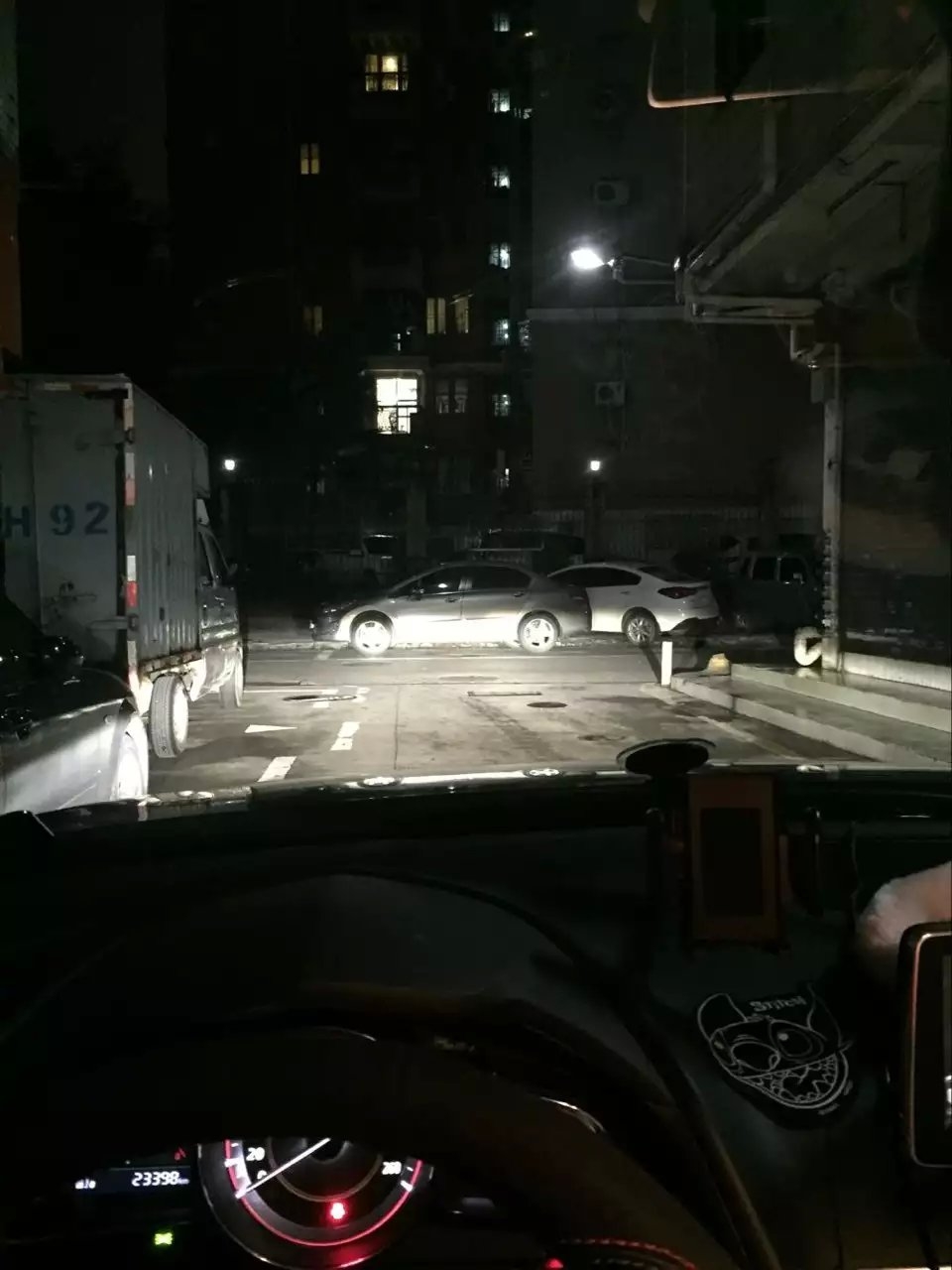 新馬3燈光升級(jí)原裝進(jìn)口德國(guó)海拉5雙光透鏡   深圳光速車(chē)改