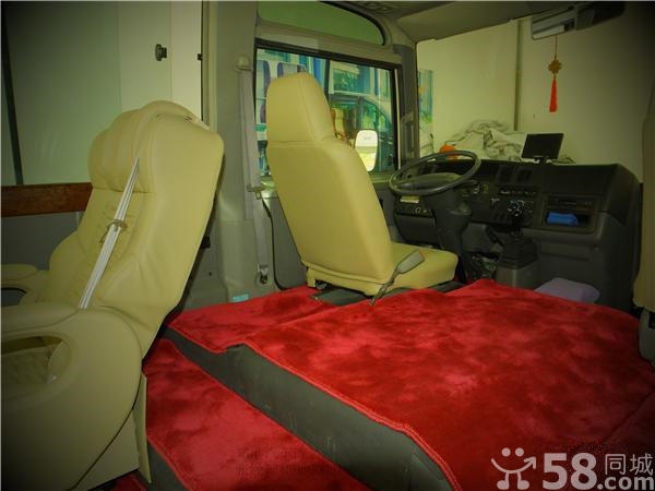 鄭州汽車改裝內(nèi)飾改裝商務(wù)車改裝,碧蓮內(nèi)飾改裝