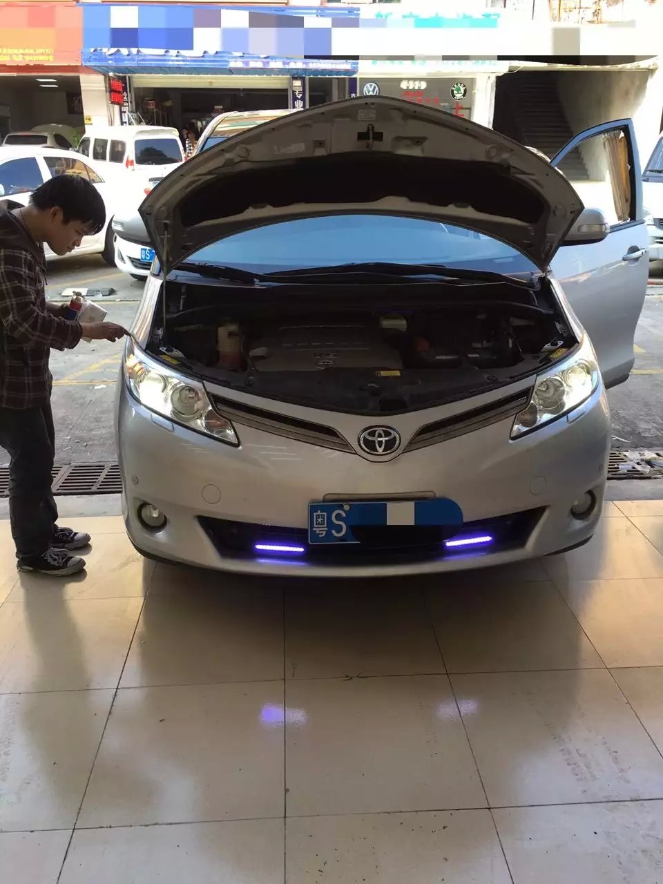 大霸王燈光升級(jí)Q5雙光透鏡    深圳光速車(chē)改改燈