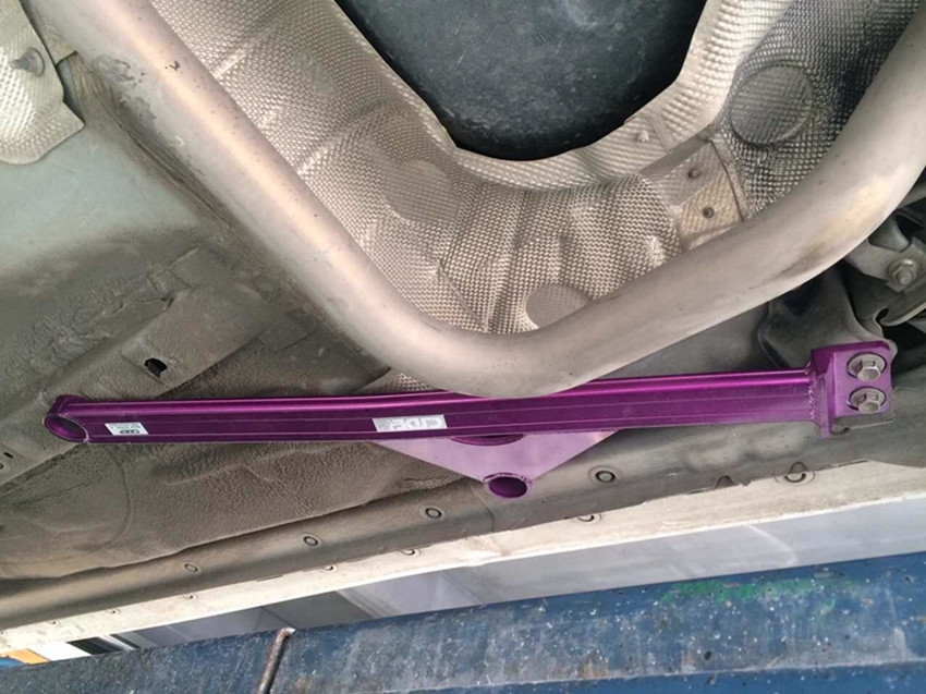 【車鎮(zhèn)改裝】福特嘉年華加裝車身加強件