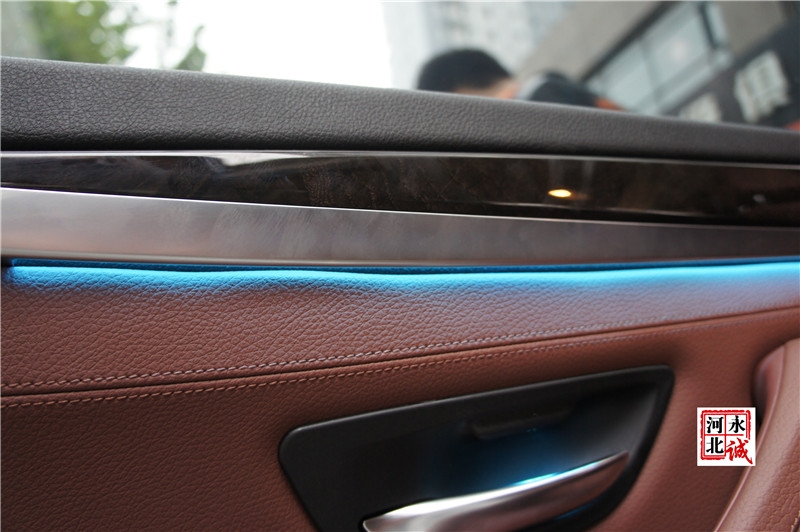 【永誠汽車】石家莊寶馬525Li改裝副廠雙色氛圍燈，橙黃，冰藍可調(diào)