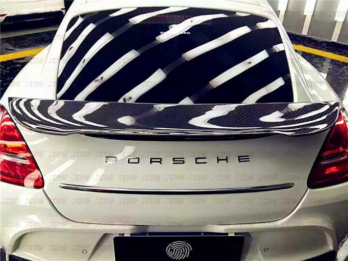 MANSORY改裝保時(shí)捷panamera 4（前后包圍、左右側(cè)裙、碳纖維機(jī)蓋和尾翼、輪眉、LED燈、排氣尾嘴）將panamera裝點(diǎn)的更加厚實(shí)