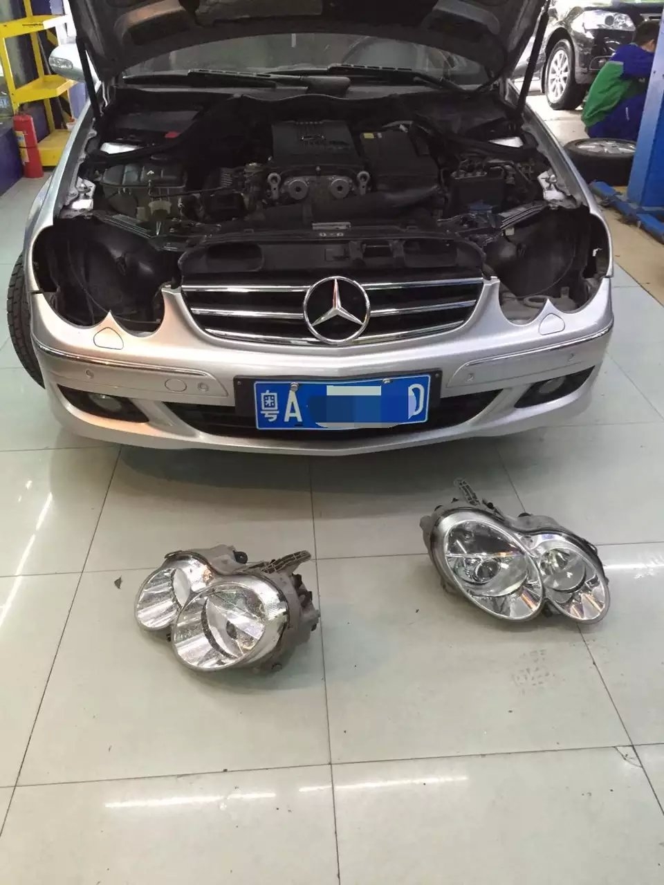 奔馳老c燈光升級(jí)Q5雙光透鏡    深圳光速車(chē)改改燈