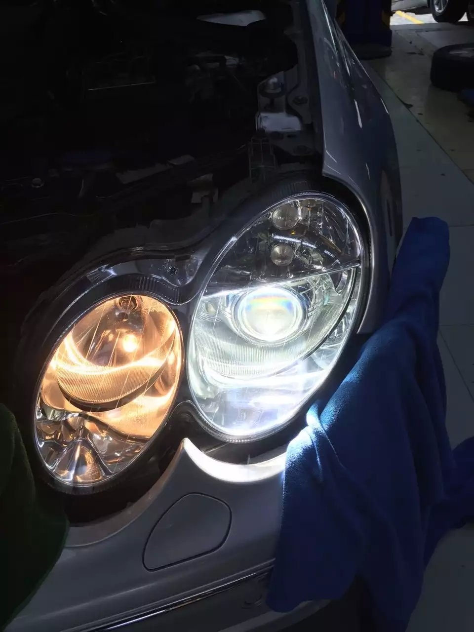 奔馳老c燈光升級(jí)Q5雙光透鏡    深圳光速車(chē)改改燈