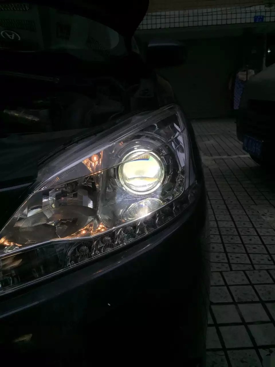 新軒逸、途觀同步燈光升級Q5雙光透鏡 深圳光速車改改燈