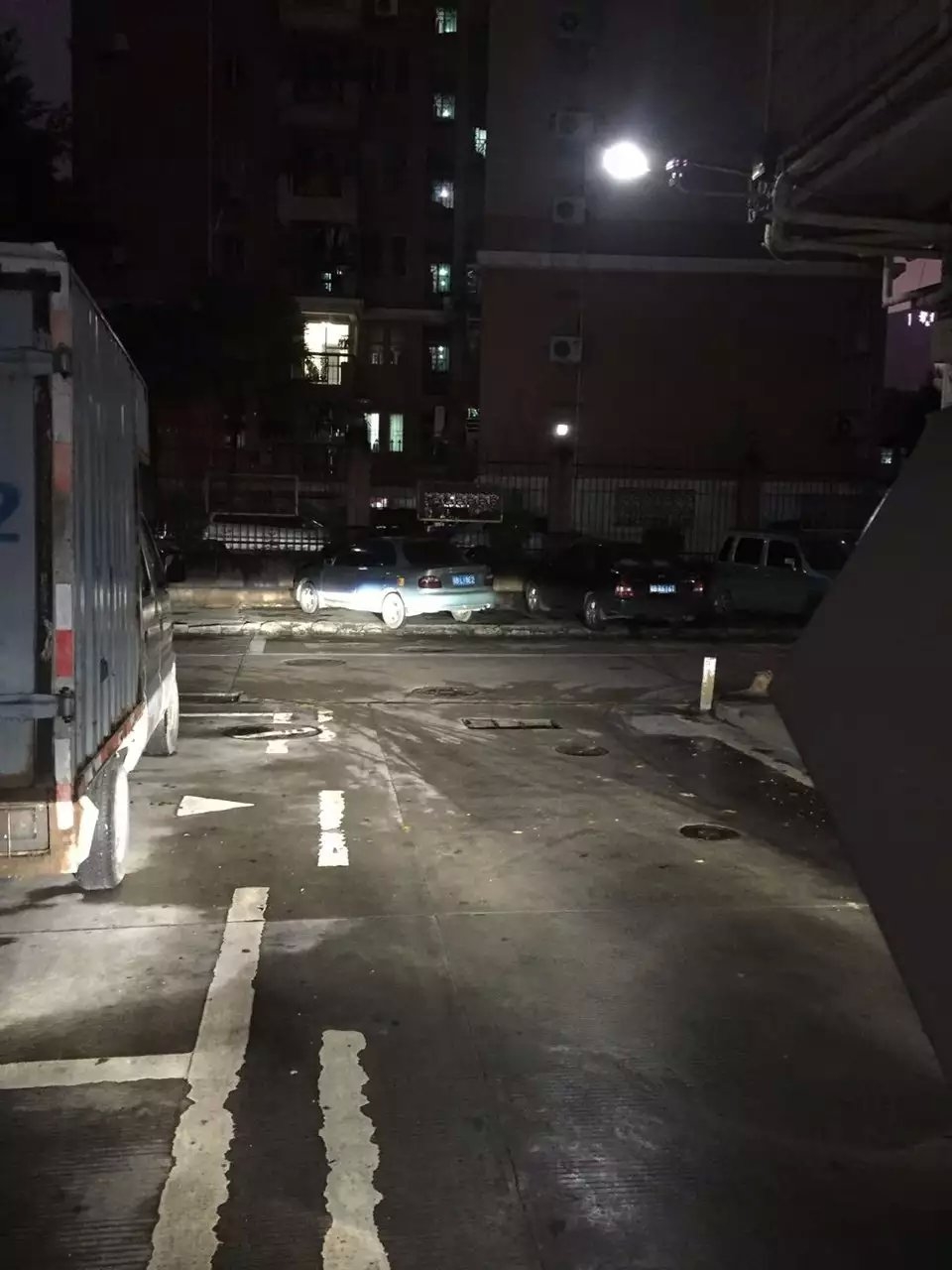 現(xiàn)代勞恩斯燈光升級(jí)Q5雙光透鏡    深圳光速車改改燈