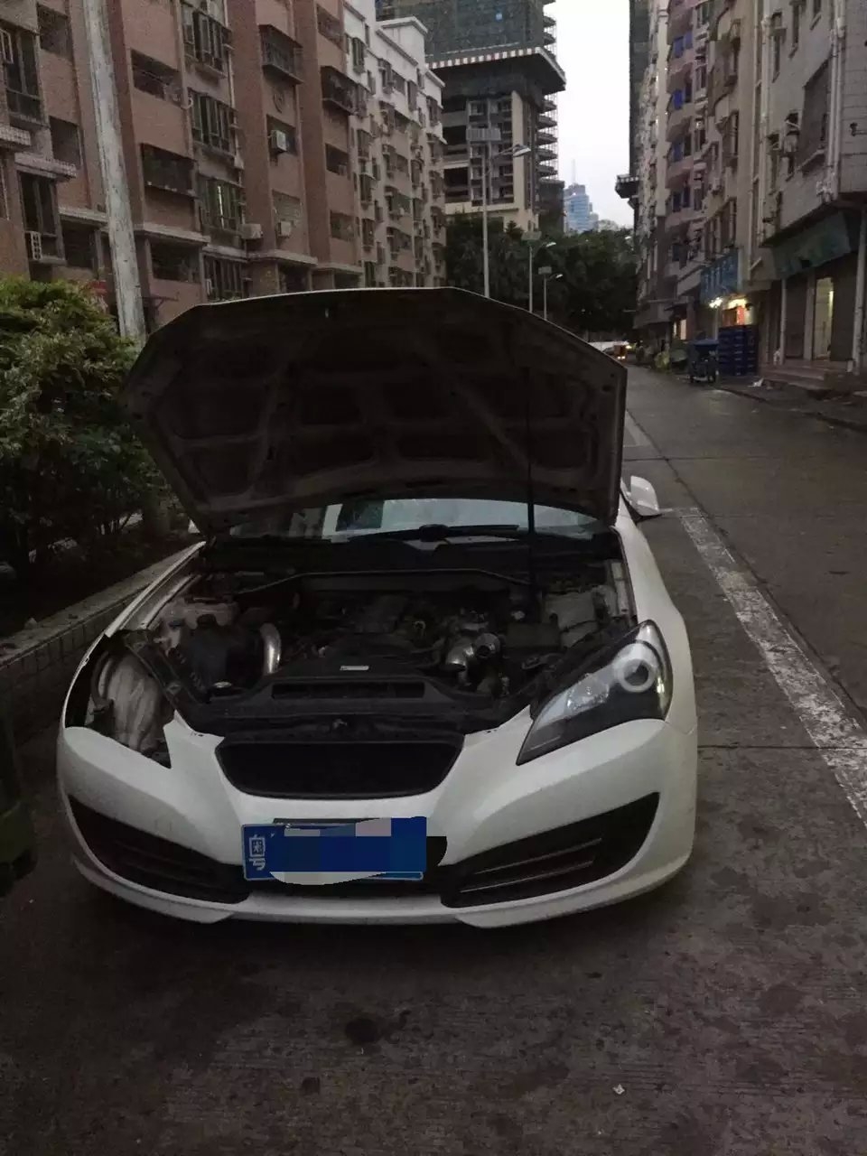 現(xiàn)代勞恩斯燈光升級(jí)Q5雙光透鏡    深圳光速車改改燈