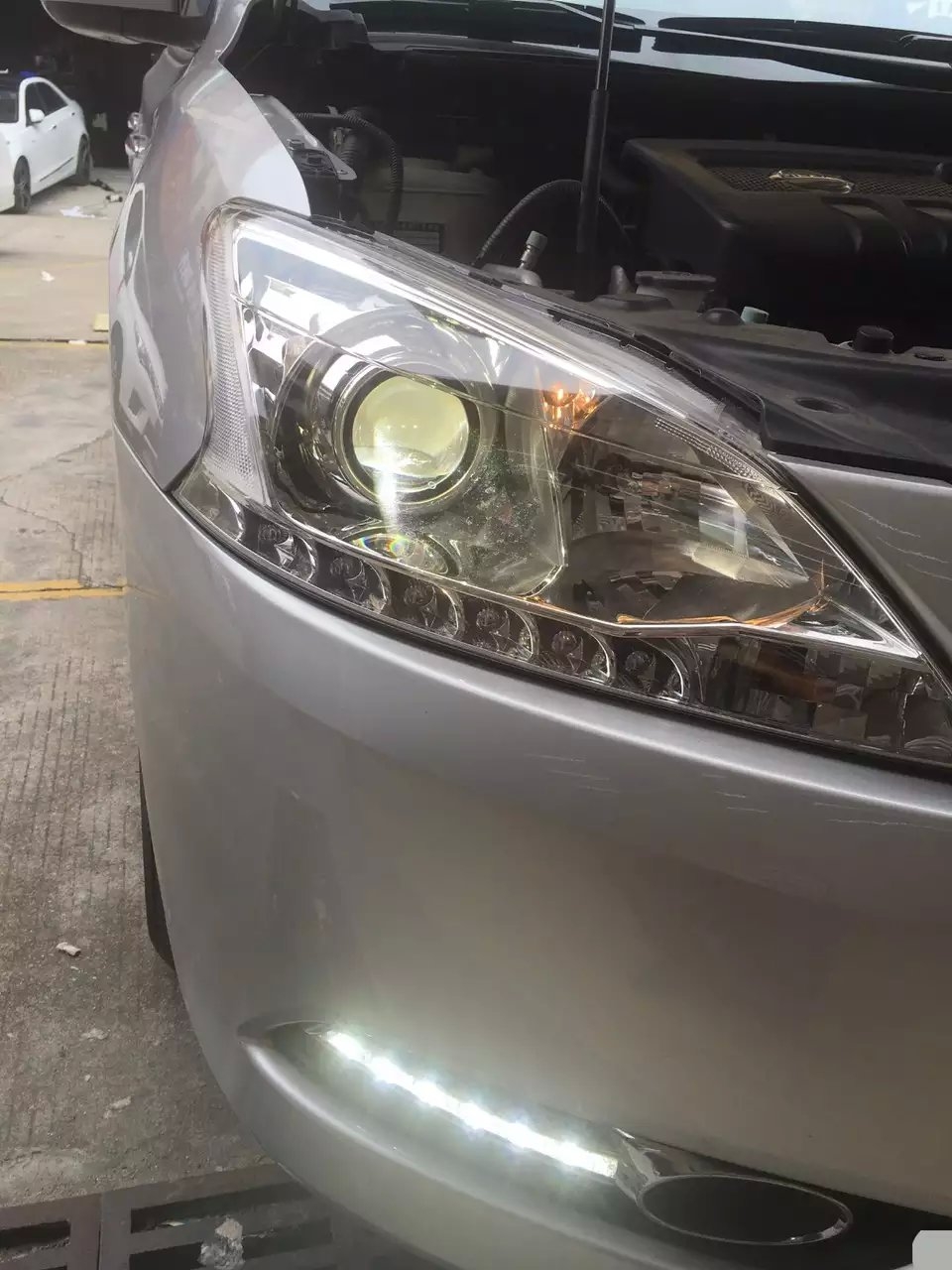 新軒逸改裝Q5雙光透鏡     深圳光速車改改燈
