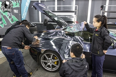ASTON MARTINN阿斯頓馬丁 到店改色貼膜 STM電鍍銀