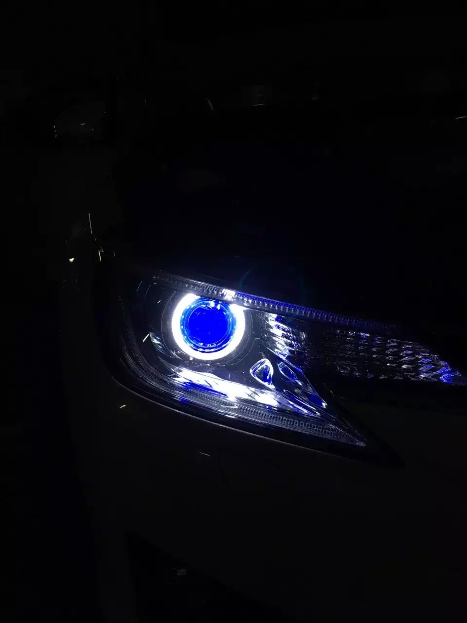 銳志車燈升級德國海拉5雙光透鏡    深圳光速車改改燈