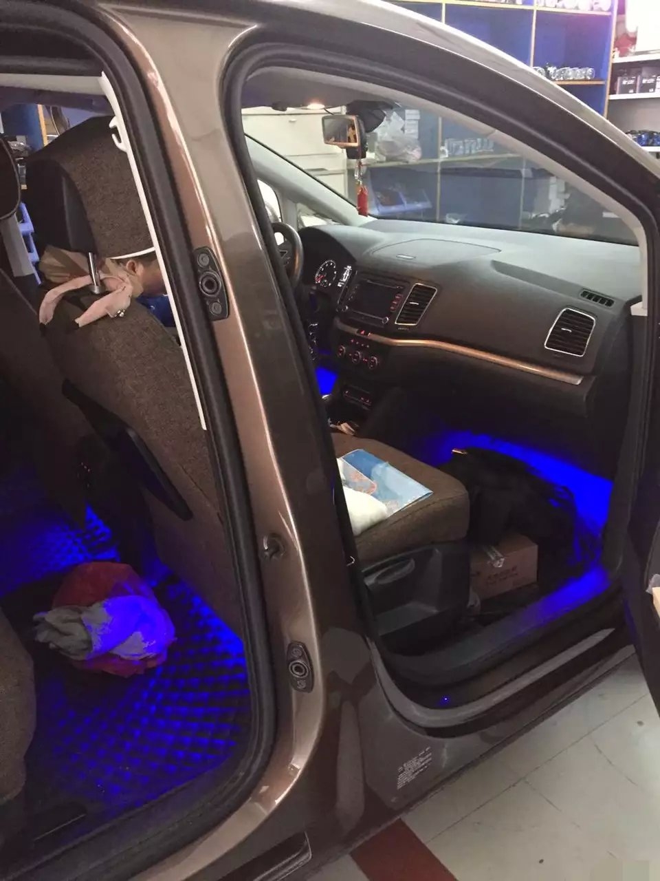 馬自達(dá)6車燈升級(jí)Q5雙光透鏡     深圳光速車改改燈