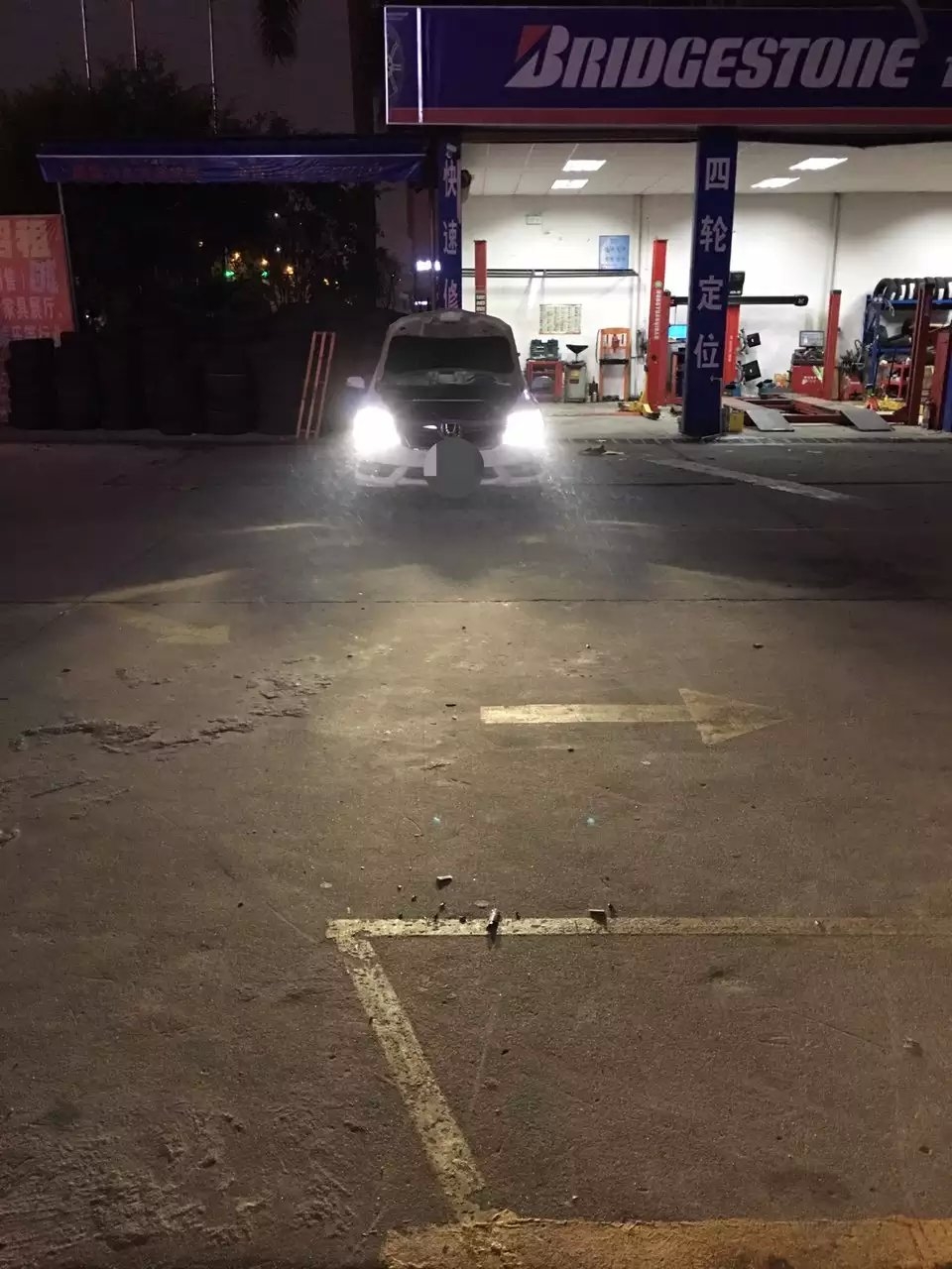 本田凌派燈光升級(jí)Q5雙光透鏡    深圳光速車改改燈