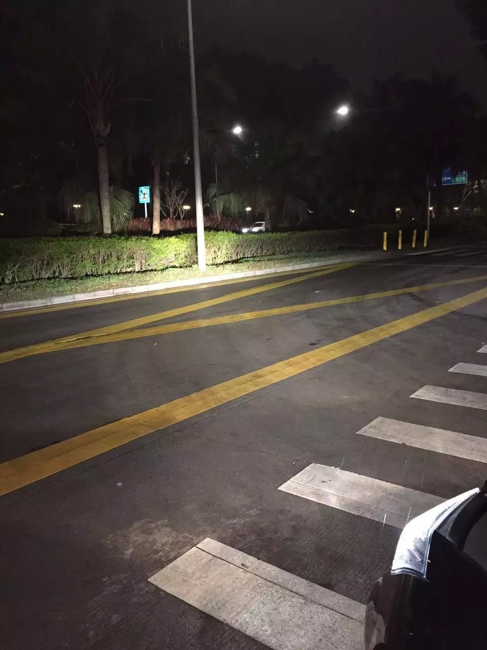 奔馳glk燈光升級(jí)德國(guó)海拉5雙光透鏡   深圳光速車改改燈