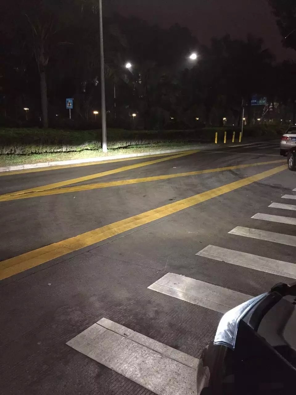 奔馳glk燈光升級(jí)德國(guó)海拉5雙光透鏡   深圳光速車改改燈