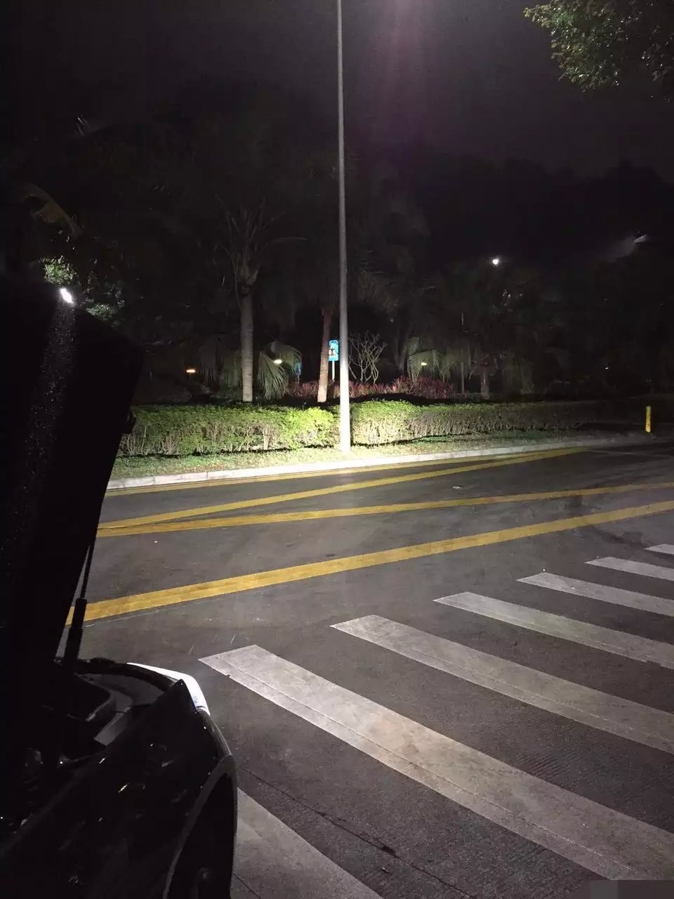 奔馳glk燈光升級(jí)德國(guó)海拉5雙光透鏡   深圳光速車改改燈