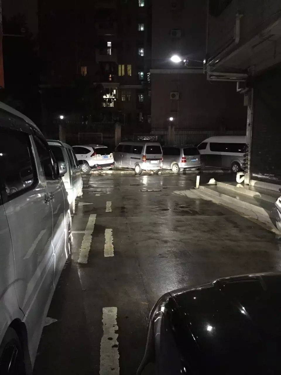 奧迪a6燈光升級德國海拉5雙光透鏡   深圳光速車改改燈