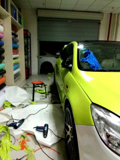 昆山新君威全車亮光綠