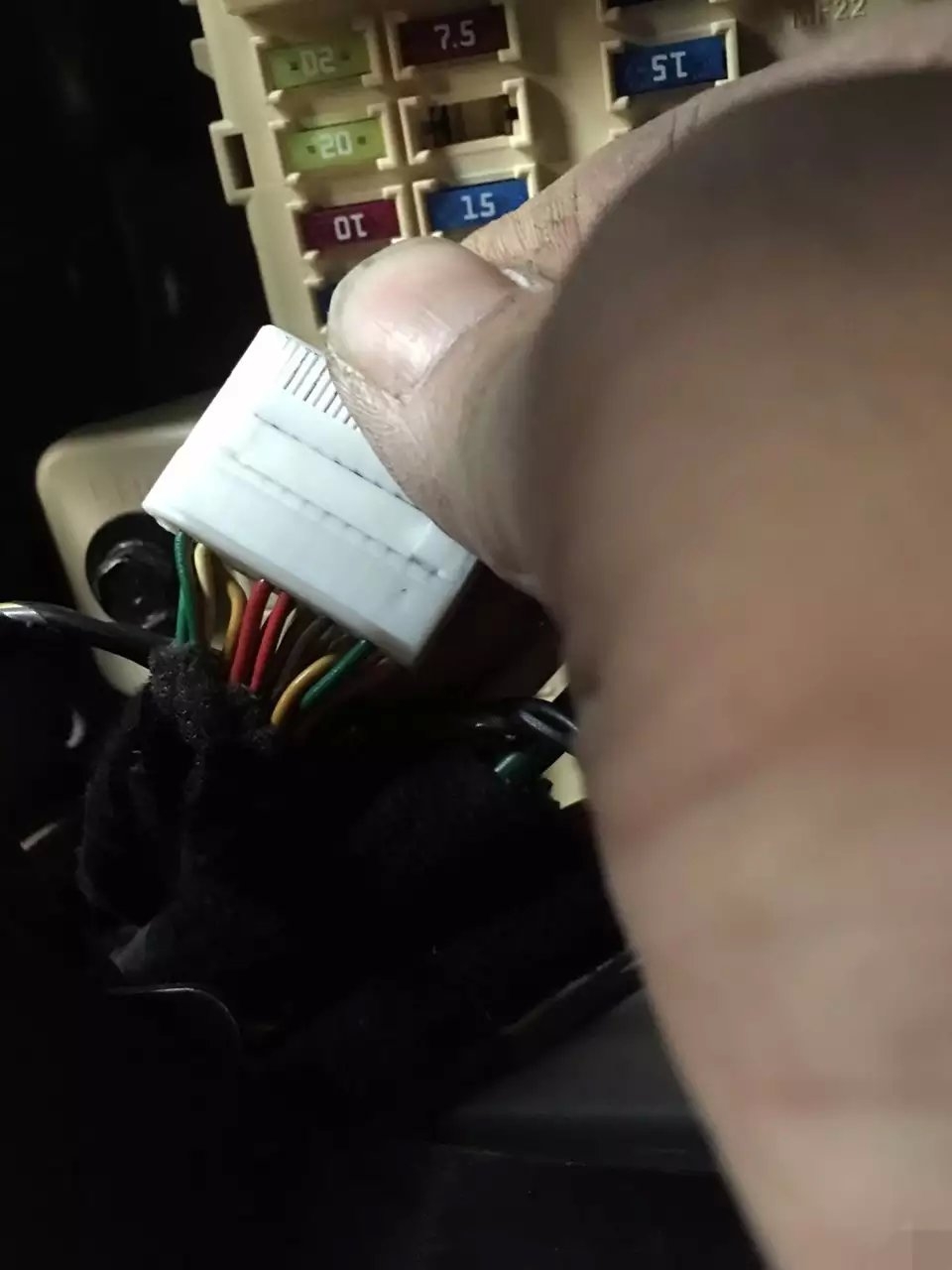 起亞智跑燈光升級博世雙光透鏡    深圳光速車改改燈