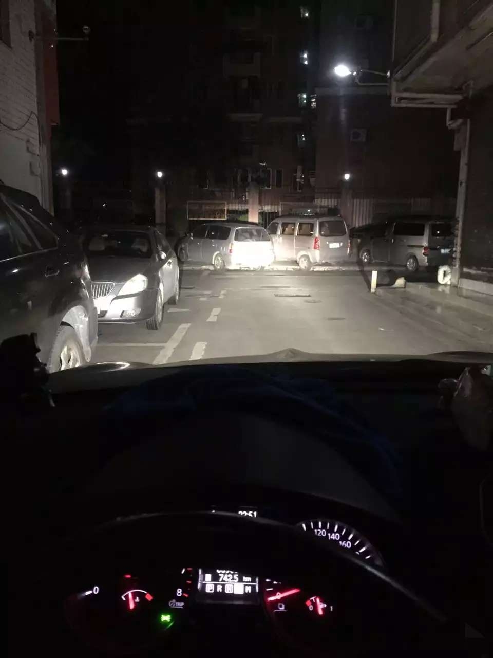 日產(chǎn)逍客車(chē)燈升級(jí)Q5透鏡