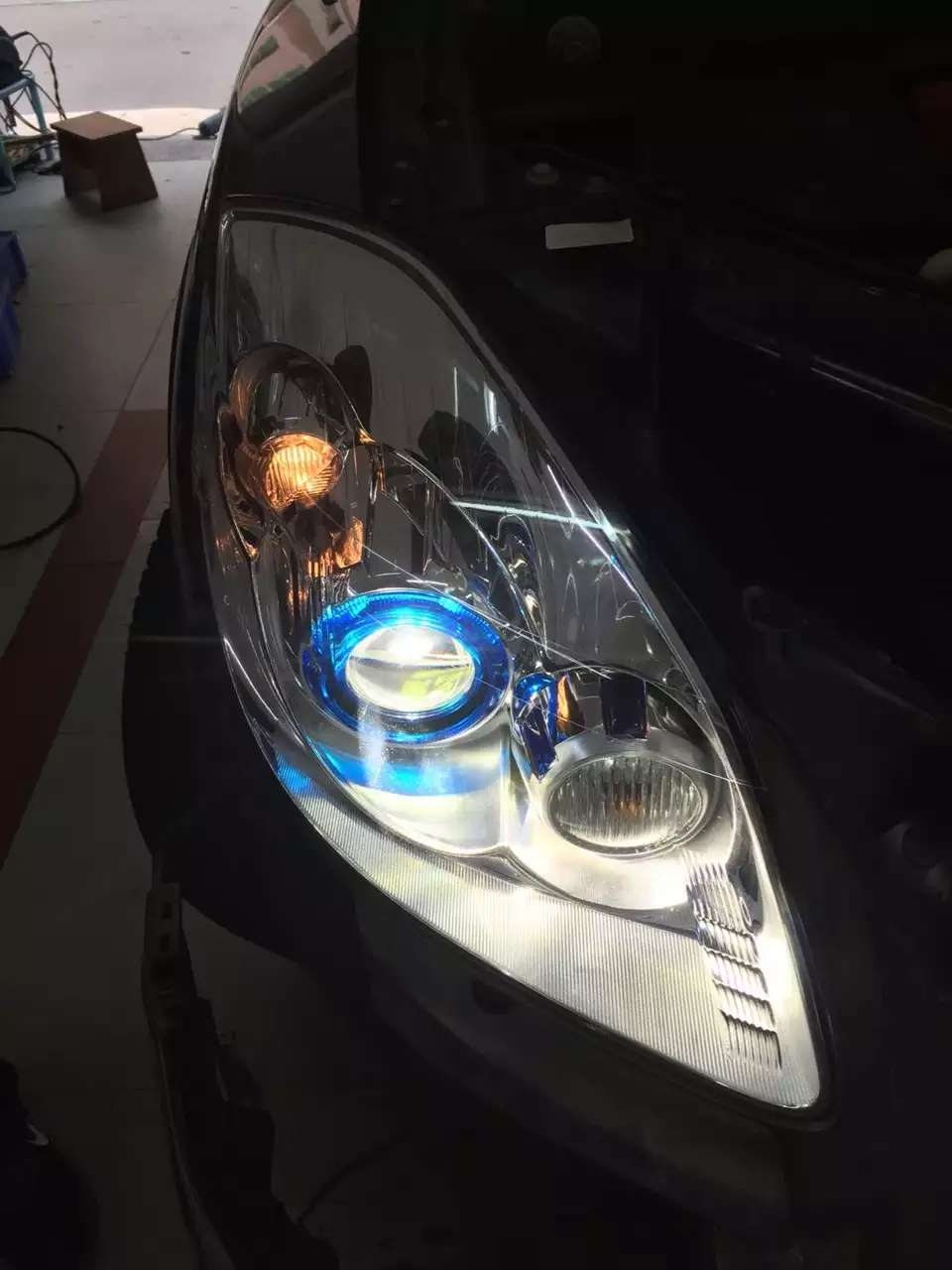 昂科雷車燈升級德國海拉5雙光透鏡   深圳光速車改改燈