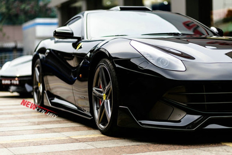 法拉利 F12berlinetta改裝DMC碳纖維前唇  包圍材質(zhì)做工：碳纖維/carbon fibre  改裝套件前唇 一件 另有DMC后唇 側(cè)裙 尾翼選購(gòu)