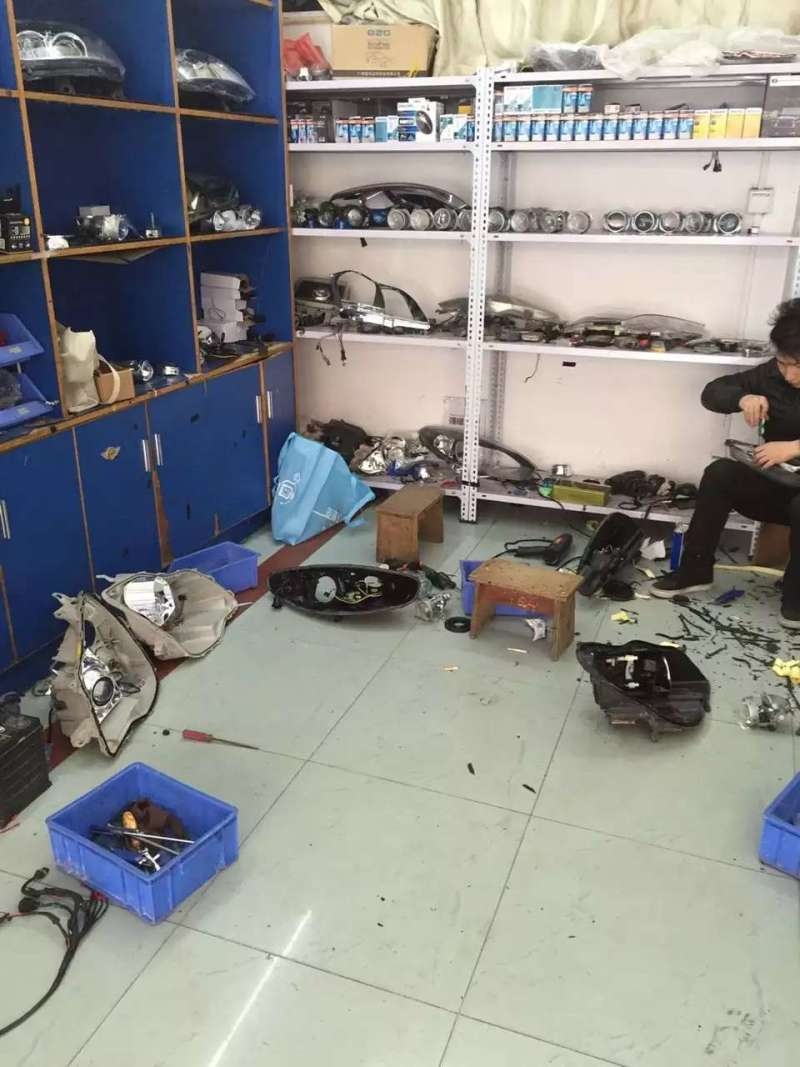 奔馳cls改裝德國海拉5透鏡    深圳光速車改改燈