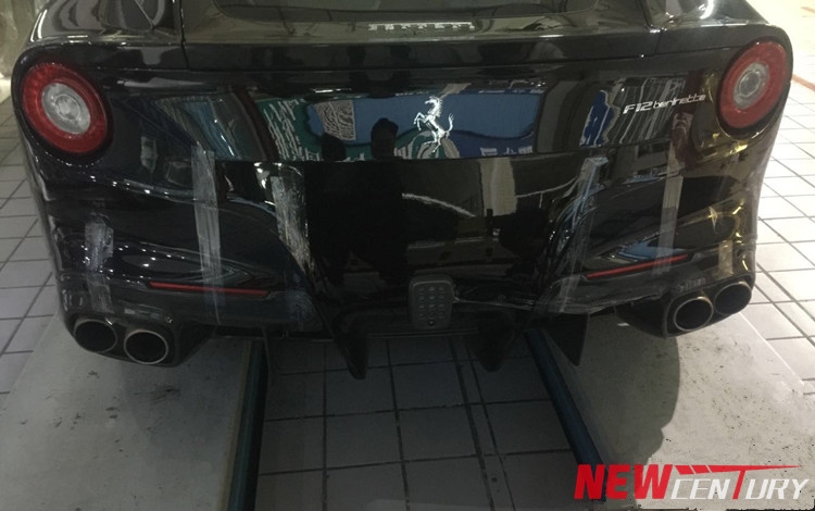 Ferrari 法拉利F12改裝DMC碳纖維后唇 F12berlinetta后杠擾流風(fēng)刀