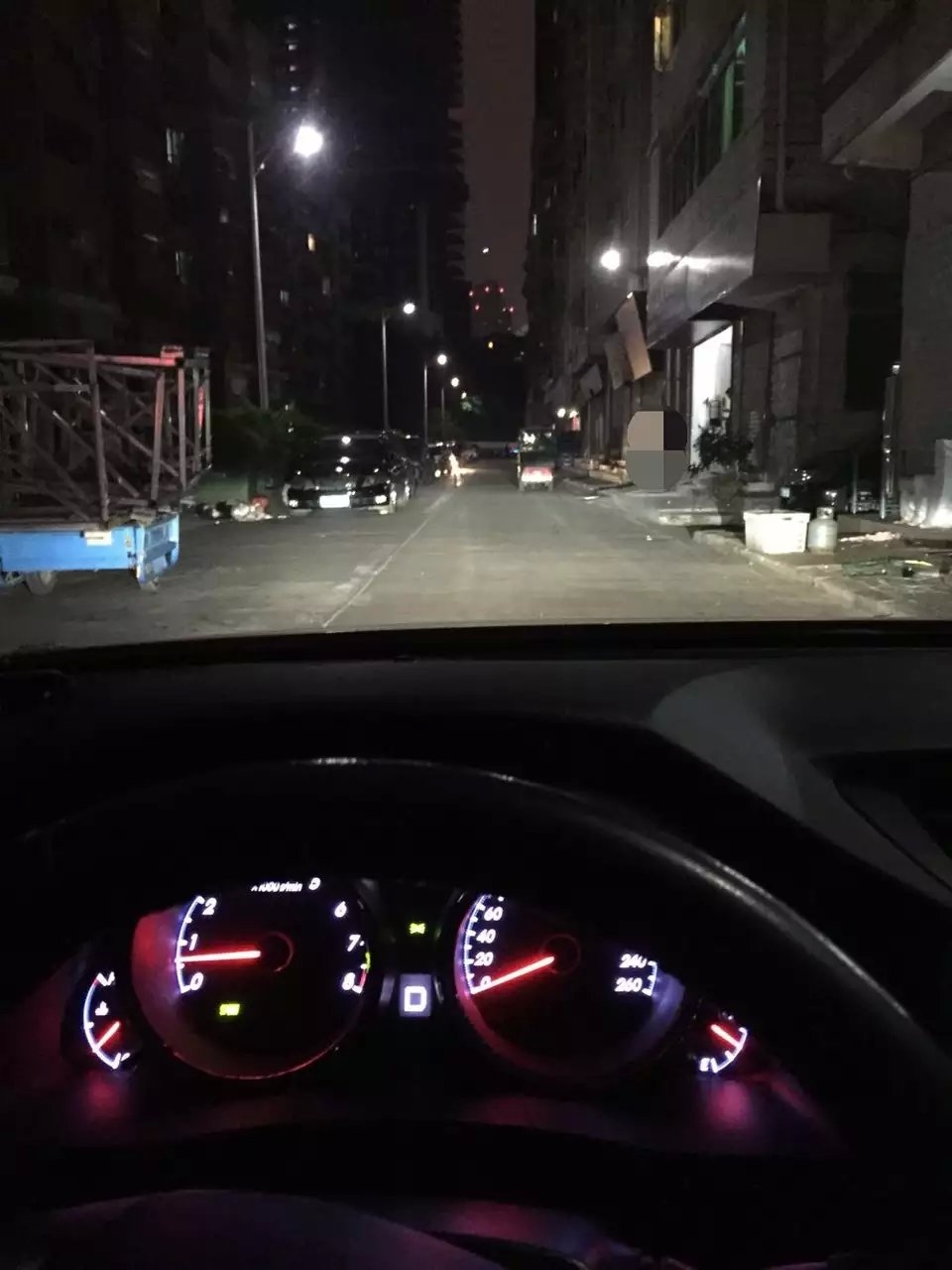 新銳志車燈升級(jí)德國海拉5雙光透鏡    深圳光速車改改燈