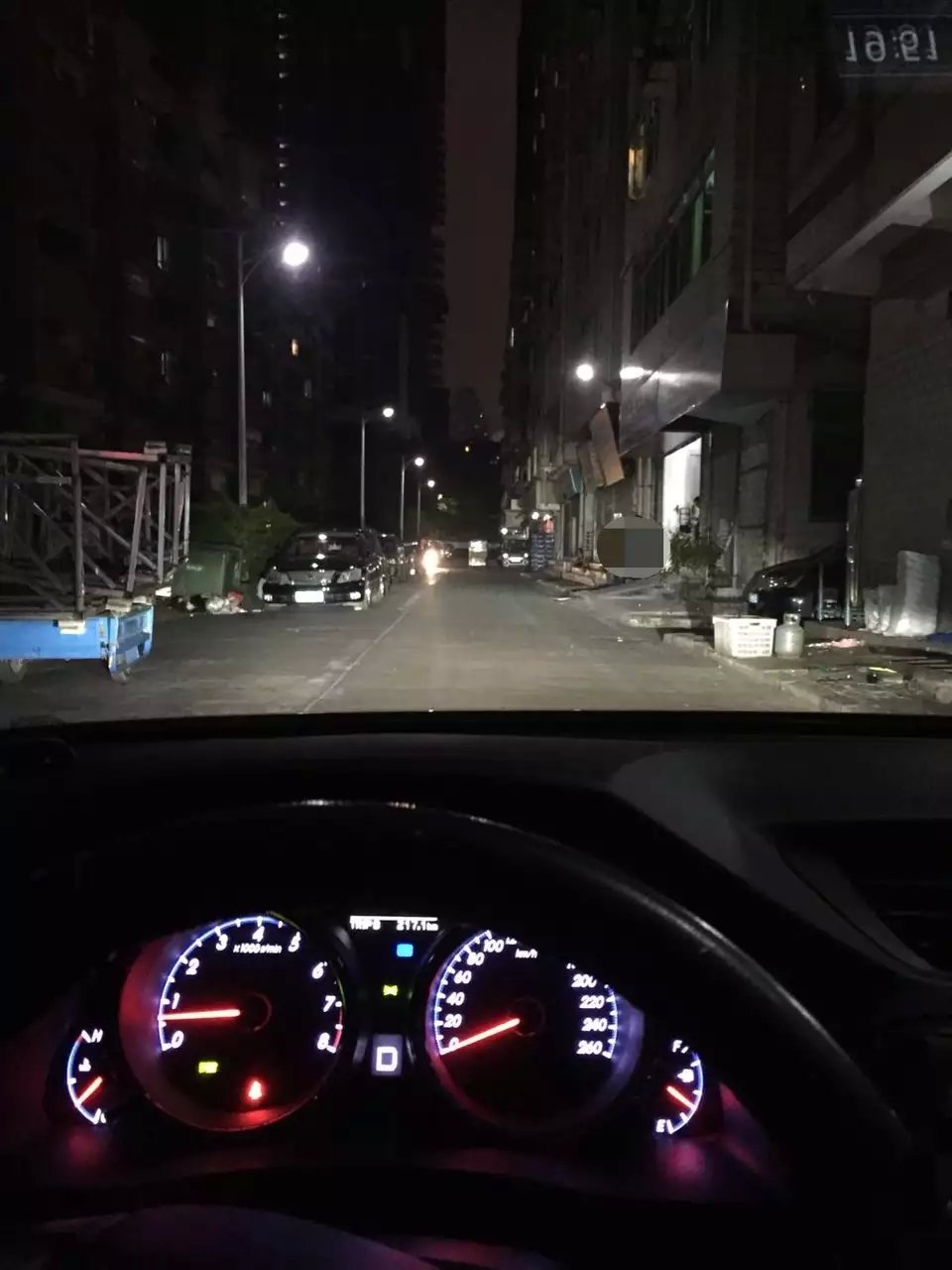 新銳志車燈升級(jí)德國海拉5雙光透鏡    深圳光速車改改燈