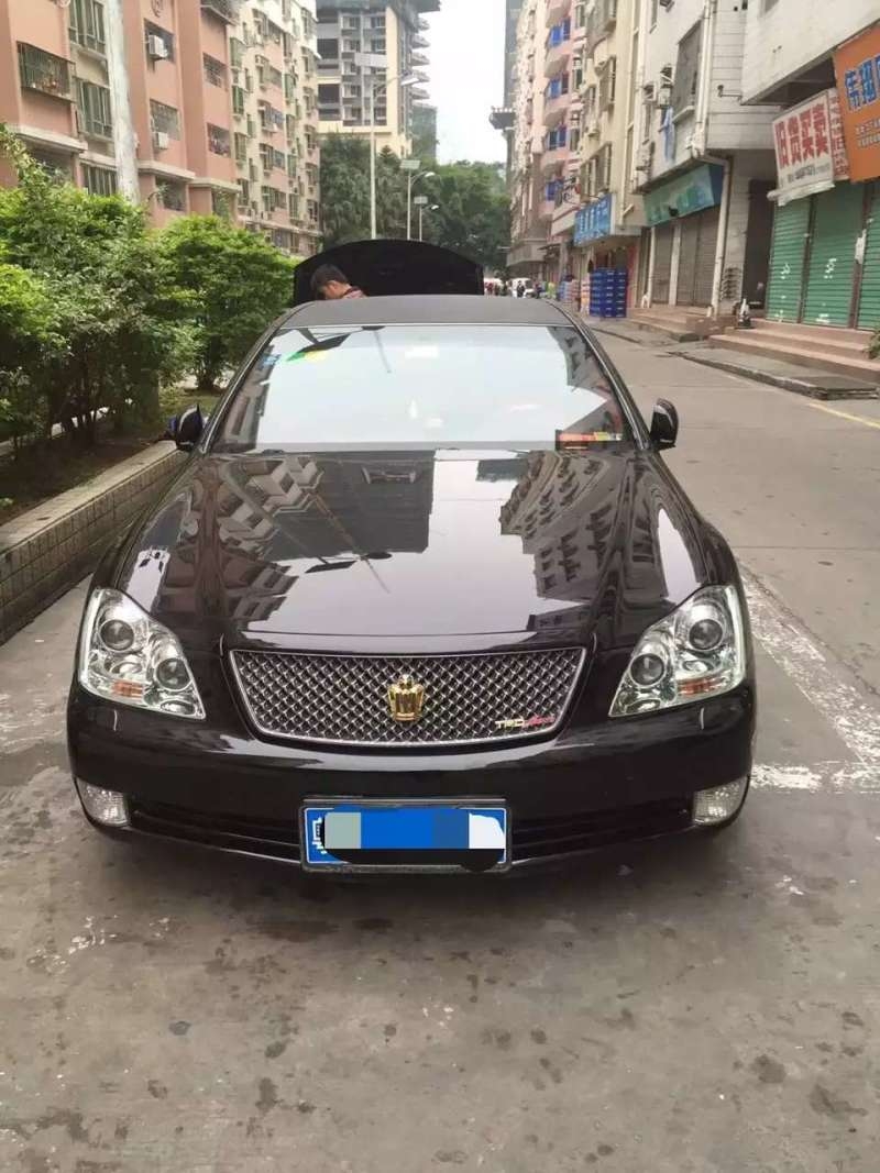 皇冠車燈改裝4透鏡：近光位改Q5透鏡，遠(yuǎn)光位改海拉3透鏡