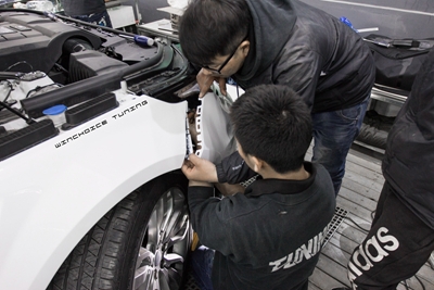 Land Rover 路虎 攬勝SVR 改裝升級包圍 前杠安裝