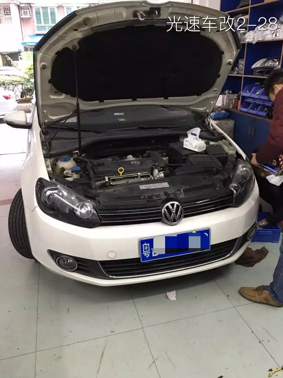 高爾夫6車燈升級Q5雙光透鏡   深圳光速車改改燈