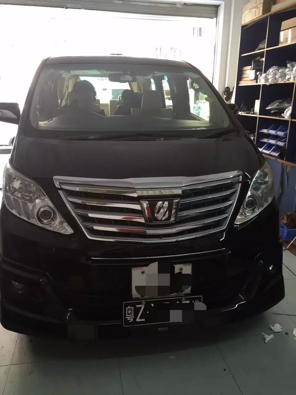 香港保母車改裝海拉5雙光透鏡   深圳光速車改改燈