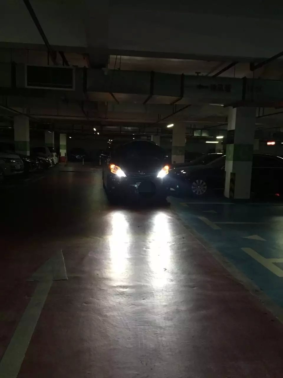香港保母車改裝海拉5雙光透鏡   深圳光速車改改燈