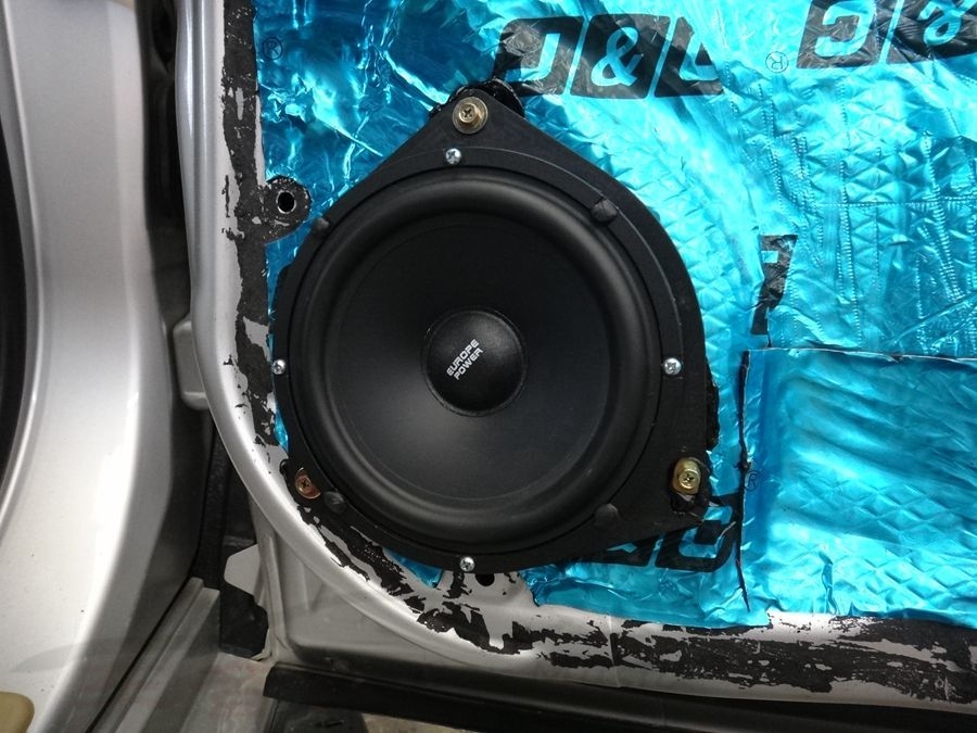 武漢汽車音響改裝~哈佛H6汽車音響無損升級改裝、隔音&導航