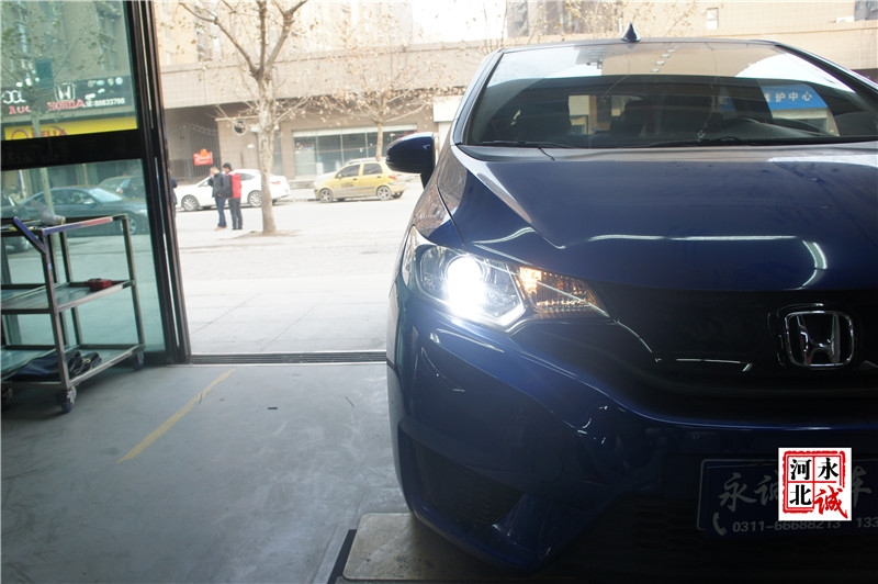 【永誠(chéng)汽車(chē)】石家莊新飛度改燈，Q5雙光透鏡+歐司朗4300K氙氣燈+歐司朗安定器